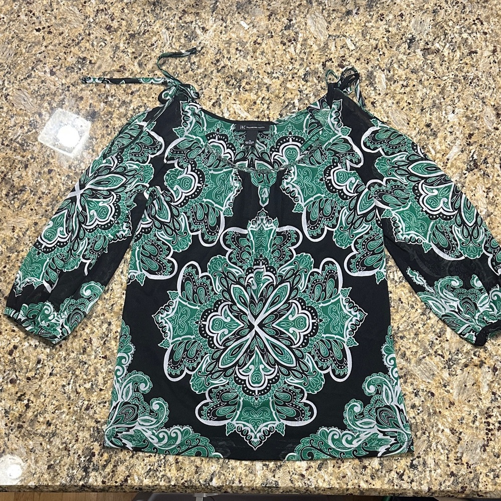 INC International Concepts Green & Black Bohemian Patterned Tie Shoulder Blouse